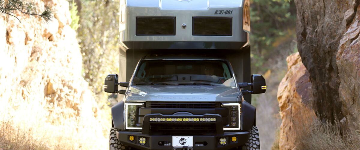 Deze brute camper is een beest van buiten en waanzinnig stijlvol van binnen