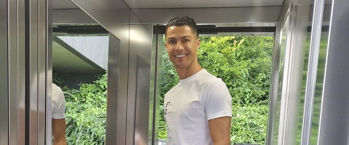 Voetballer Cristiano Ronaldo is gespot met het duurste Rolex horloge ooit