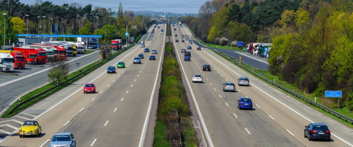 Onderzoek bevestigt dat de switch naar 100 km/h rijden nergens op slaat