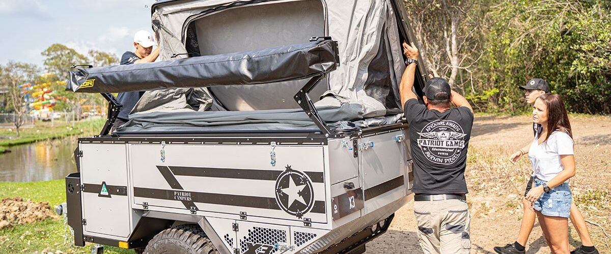 De X3 aanhanger tover je in een handomdraai om tot een wrede off-road camper