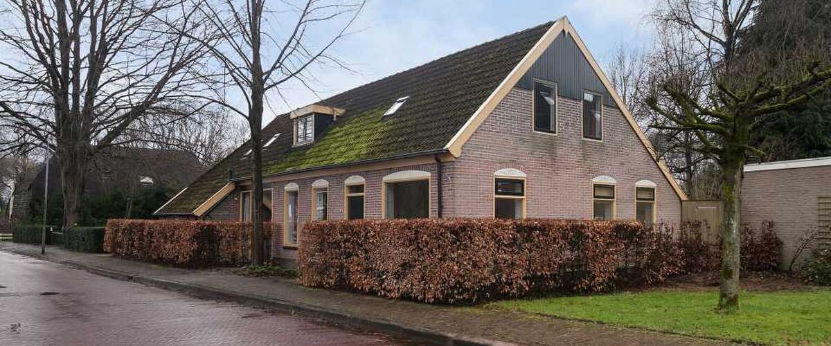 Neem een kijkje in de losstaande villa van VI-analist Johan Derksen