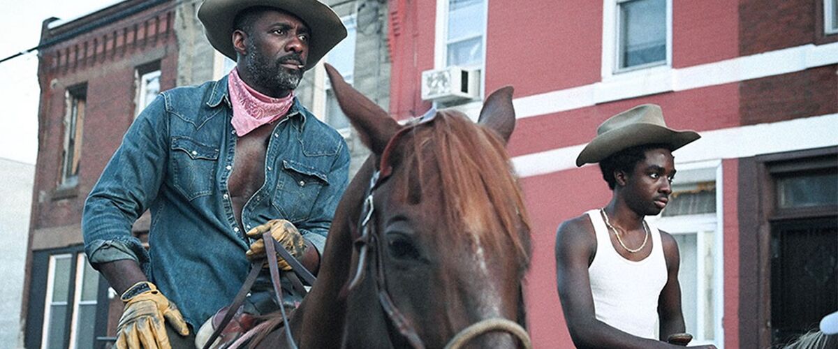 Idris Elba te paard in de nieuwe Netflix film Concrete Cowboy