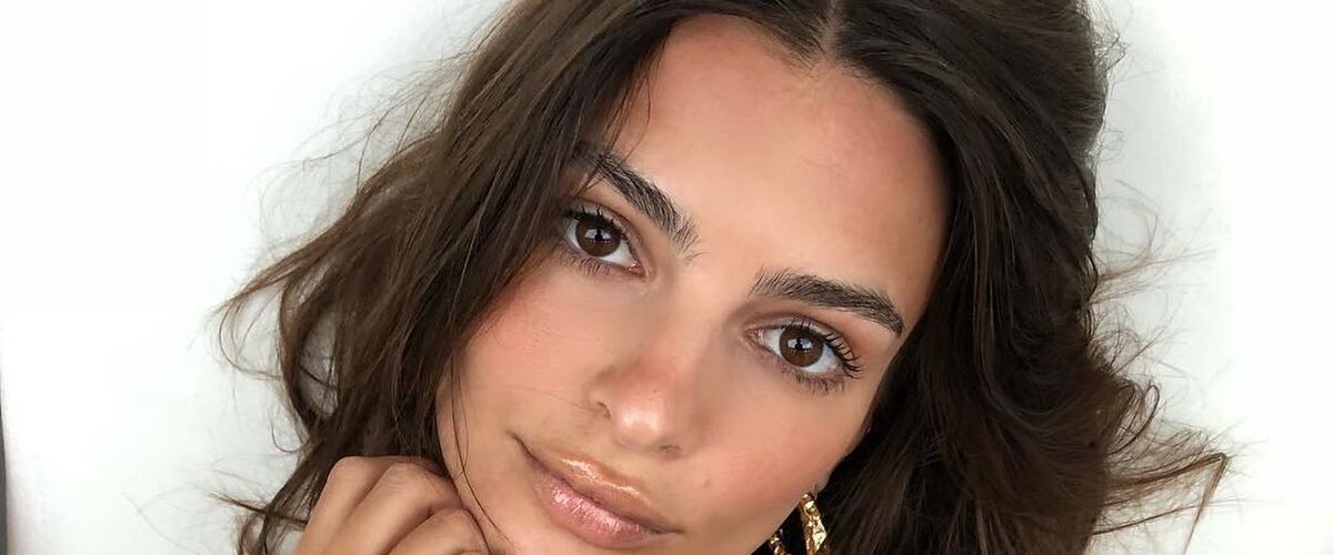 Emily Ratajkowski kondigt haar zwangerschap aan met een intieme video zonder kleren