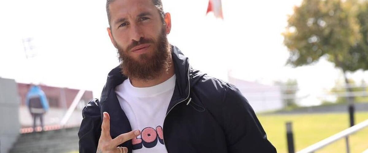 Sergio Ramos showt zijn tattoo skills met een dikke Rolex om zijn pols