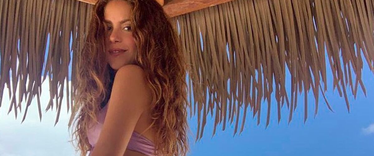 Shakira showt waanzinnig lichaam op vakantiefoto’s