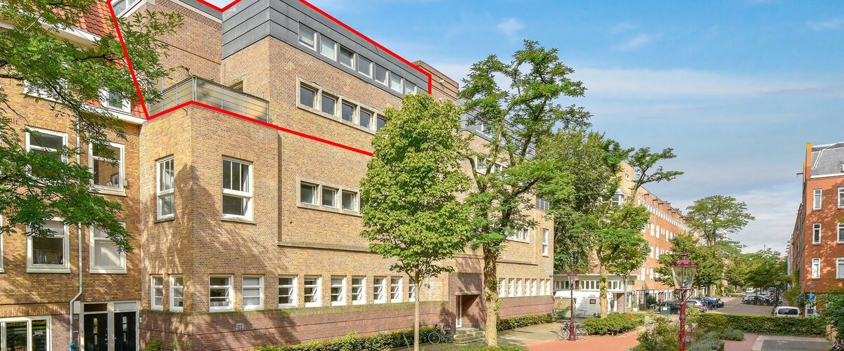 Oude school omgebouwd tot prachtig appartement met dakterras