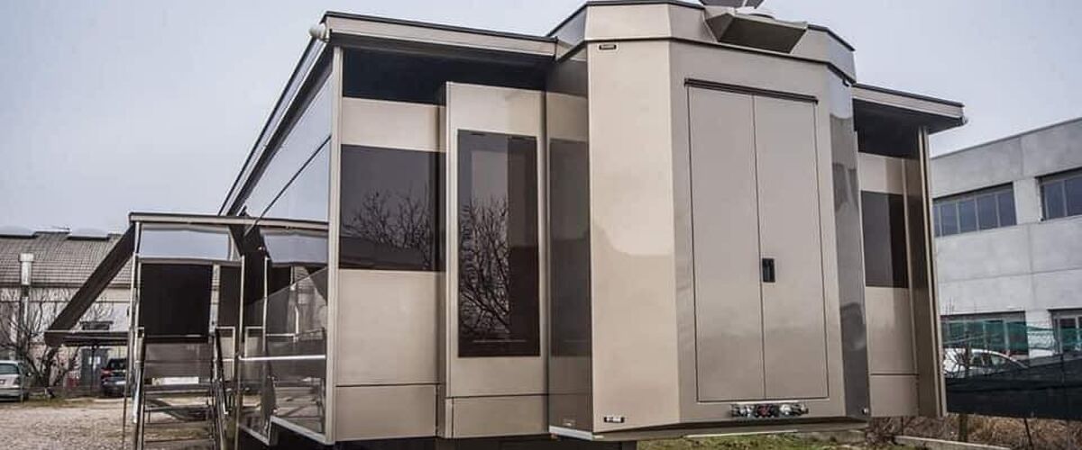 Met deze ultra luxe caravan ben jij de superster op iedere camping