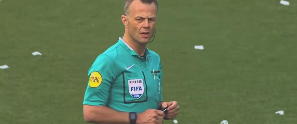 Dit verdiende scheidsrechter Björn Kuipers tijdens EURO 2020