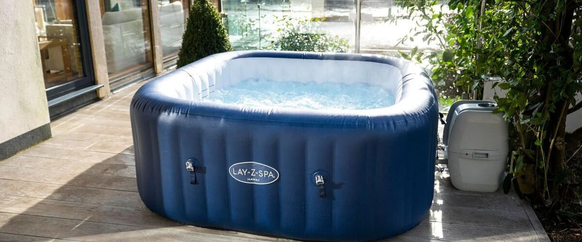 Lidl verkoopt nu een opblaasbare jacuzzi voor een spotprijsje