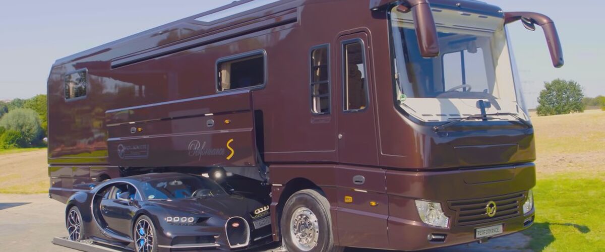 Deze multi-miljoenen camper komt inclusief een dikke Bugatti