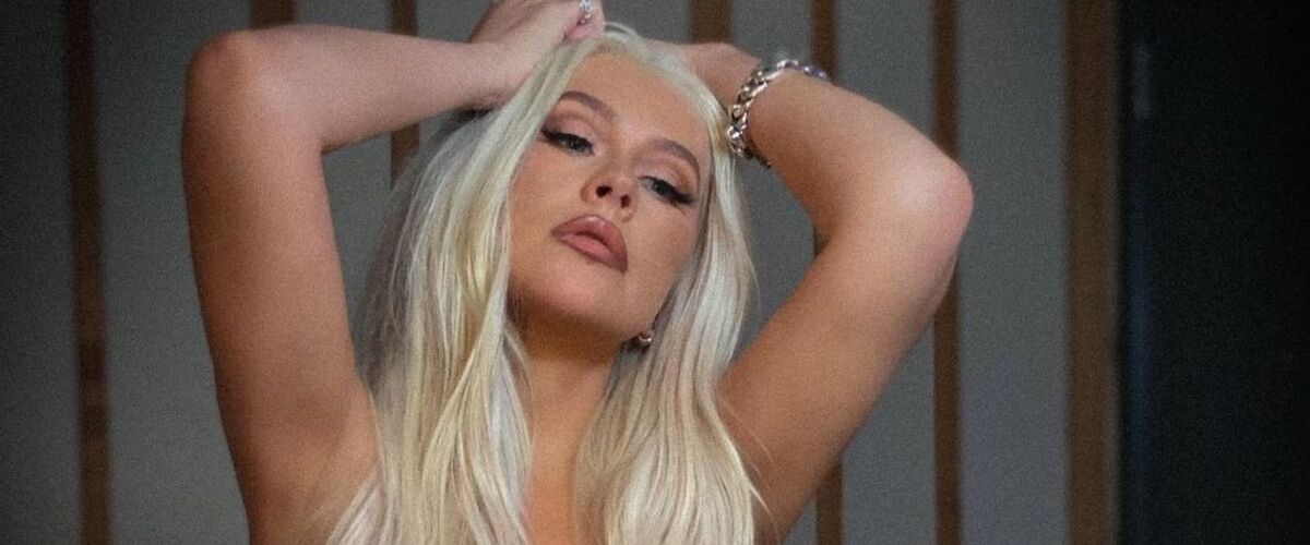 Christina Aguilera gaat topless voor haar nieuwe albumcover