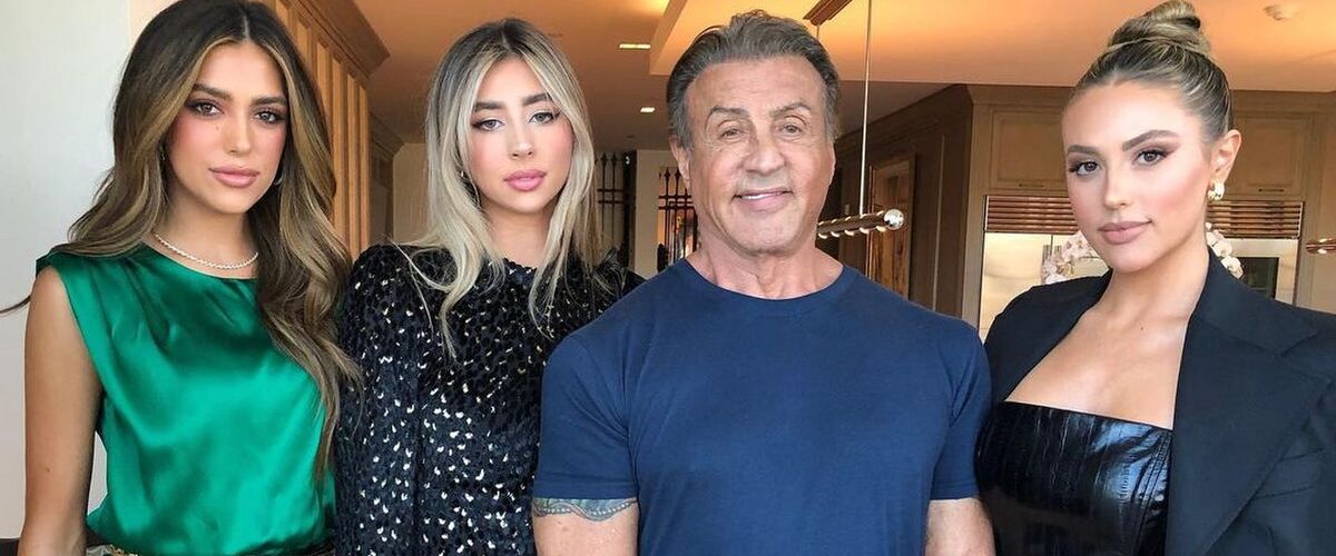 Sylvester Stallone showt zijn dikke Rolex voor echte mannen