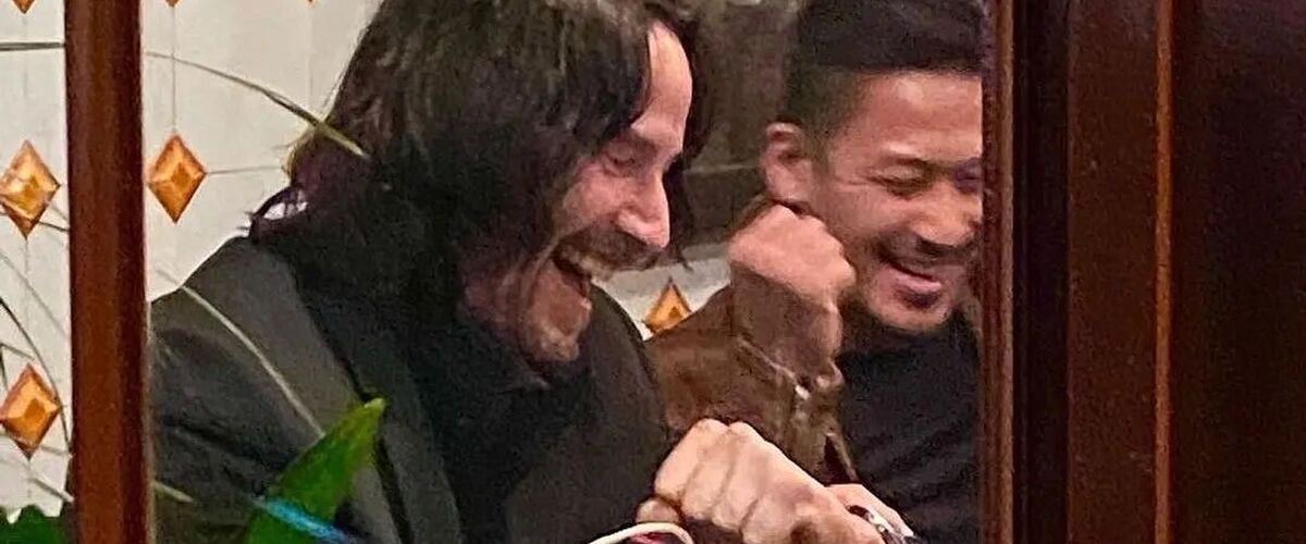 Keanu Reeves geeft stuntmannen van John Wick 4 gepersonaliseerde Rolex horloges cadeau