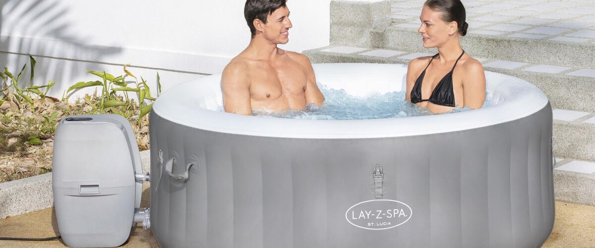 De Aldi verkoopt een spotgoedkope opblaasbare jacuzzi