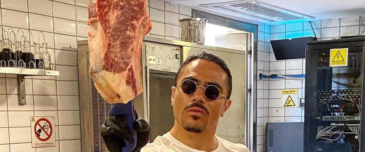 Zo weinig verdient een chef bij restaurants van Salt Bae