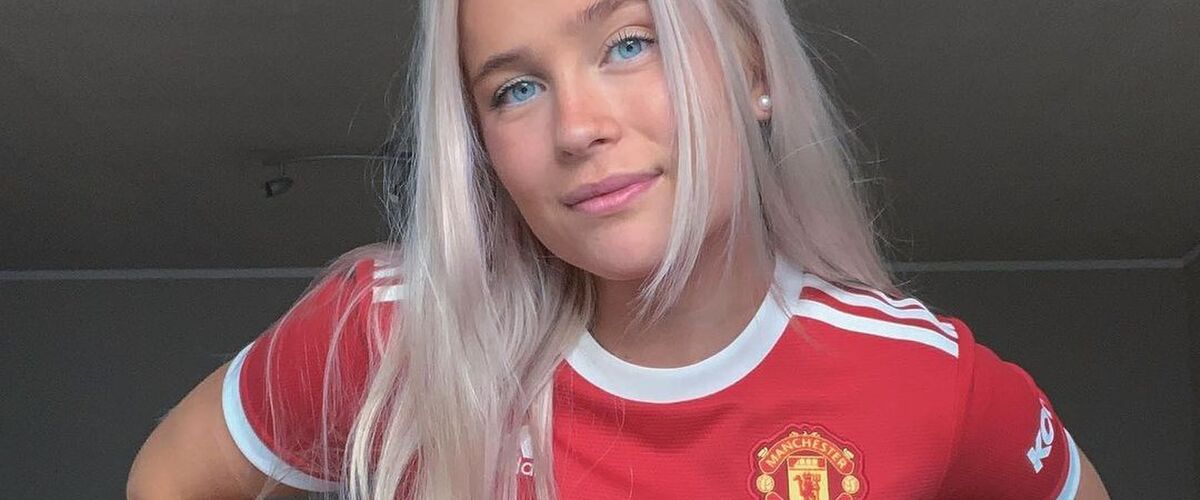 Deze dame bewijst op Instagram dat zij de grootste Manchester United-fan is