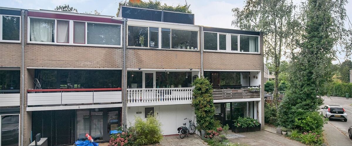 Deze opvallende woning met 7 verdiepingen en een unieke badkamer staat te koop op Funda