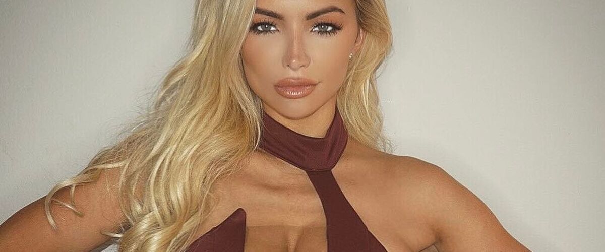 Lindsey Pelas komt met een eigen kalender vol met pikante foto’s van haarzelf