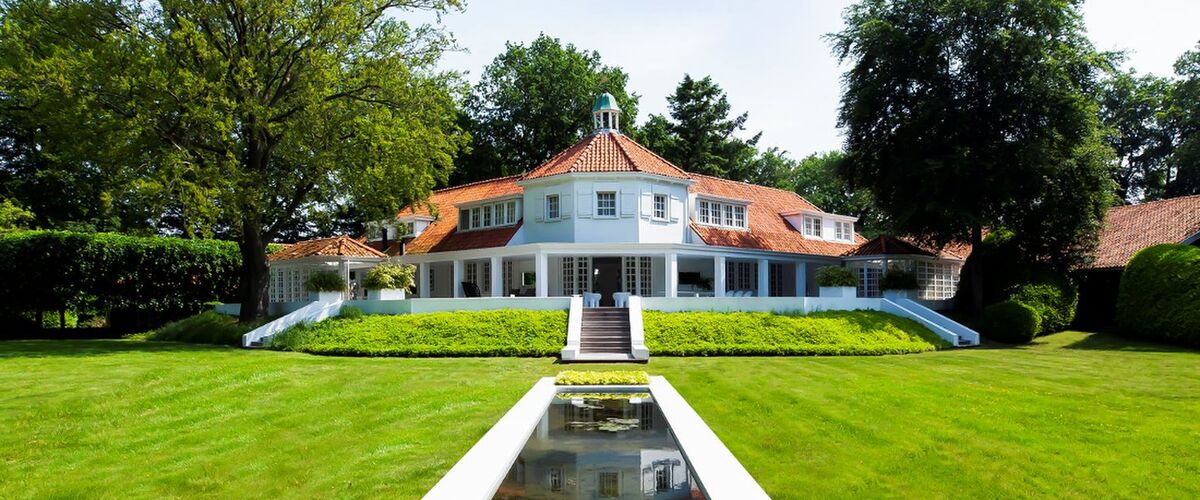 De villa van Jan de Bouvrie staat voor € 10.000.000 op Funda te koop