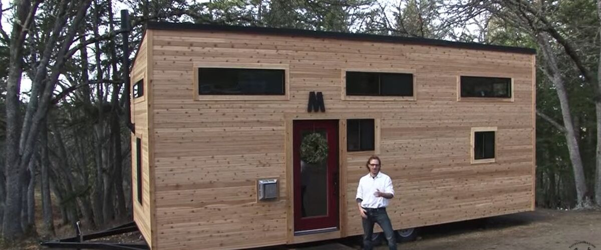 Stel bouwt met slechts €30.000 een formidabel ingericht tiny house