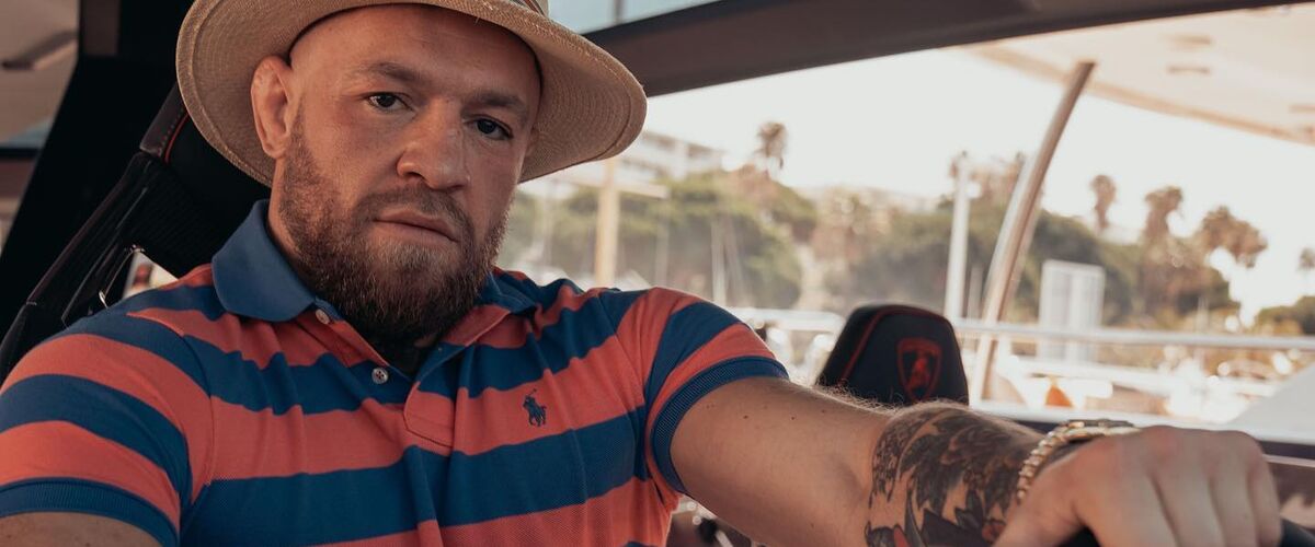 Conor McGregor scheurt met jacht van €3,5 miljoen over het water