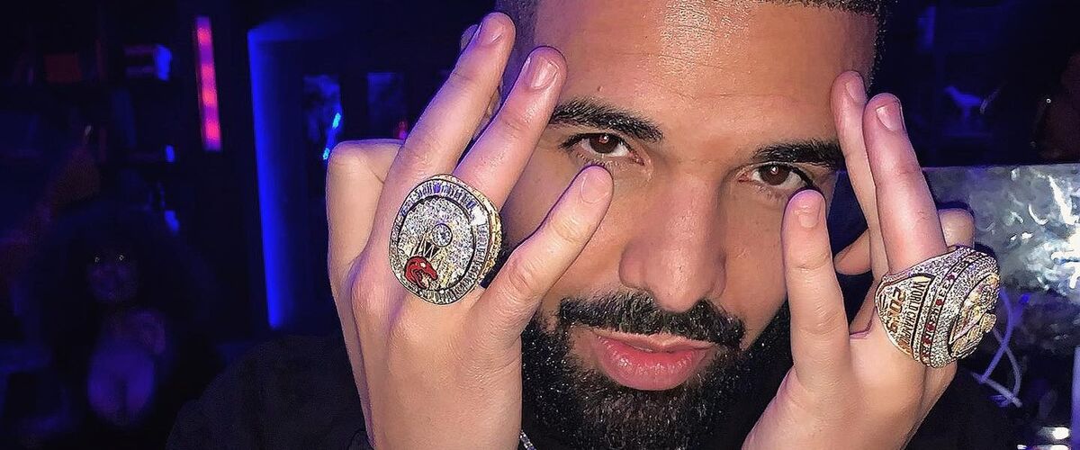 Rapper Drake verliest megabedrag door overwinning van Max Verstappen in de Formule 1