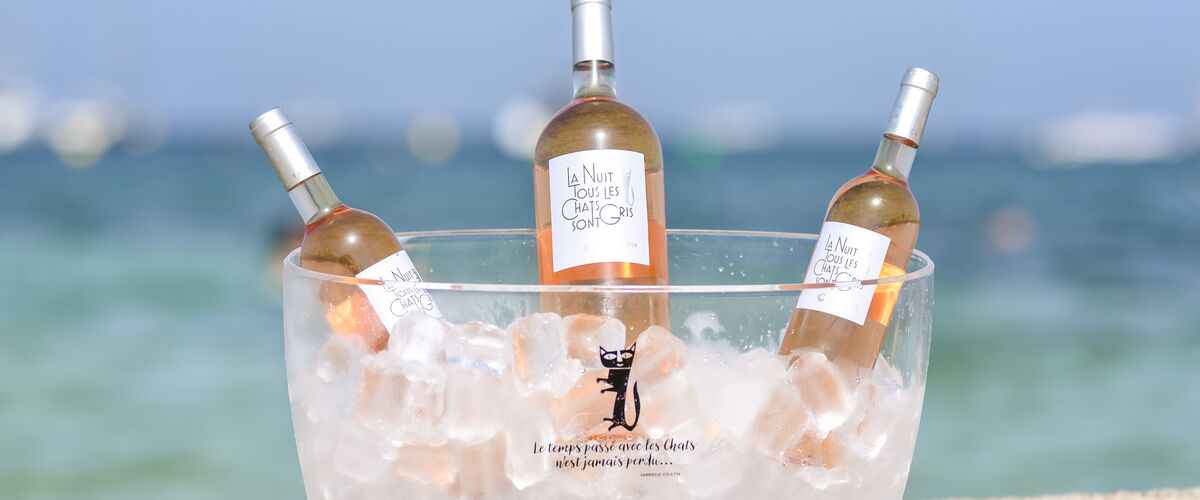 Deze rosé ga je heel de zomer op Ibiza zien