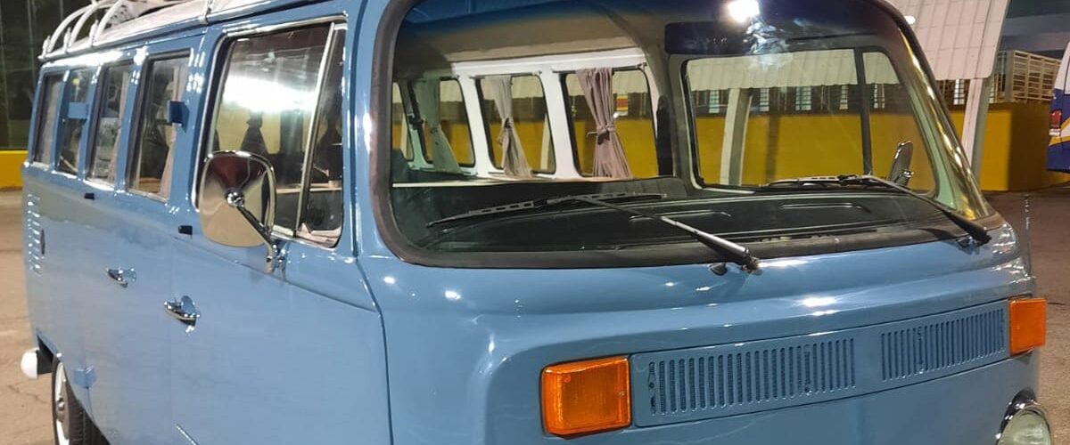 Dit volledig gerenoveerde Volkswagenbusje staat nu te koop en wil je hebben