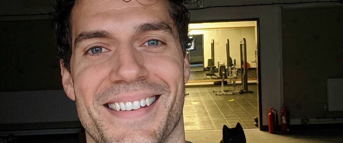 Henry Cavill verschijnt voor het eerst met vriendin Natalie Viscuso op de rode loper