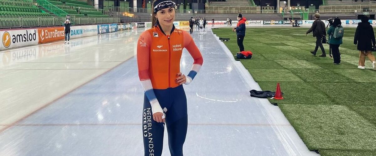 Schaatsster Femke Kok geniet van haar welverdiende vakantie in bikini