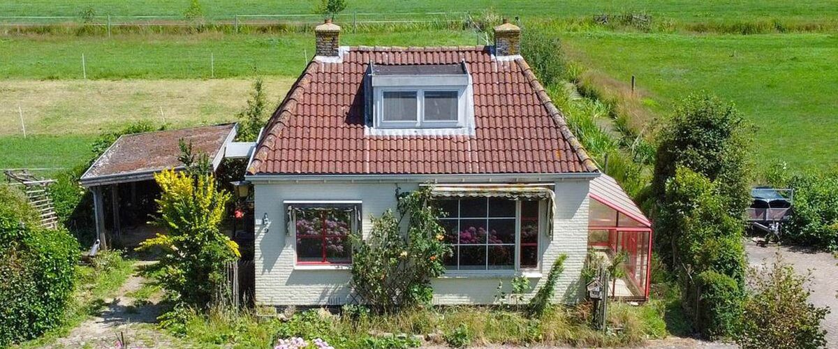 Dit vrijstaande huis op een unieke locatie staat nu voor slechts €150.000,- te koop op Funda