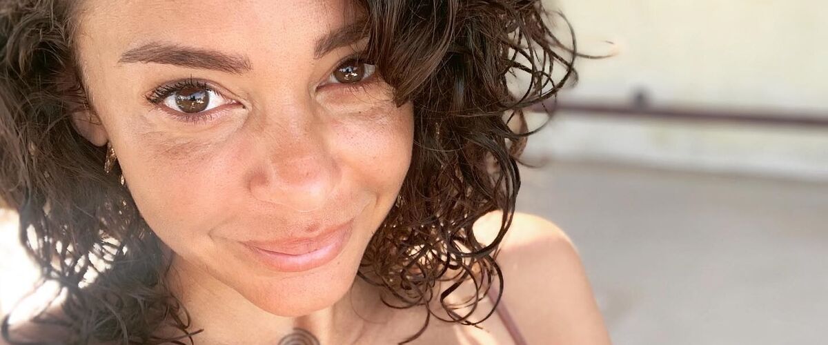 Fajah Lourens verlaat Nederland en zet haar prachtige woonboerderij te koop