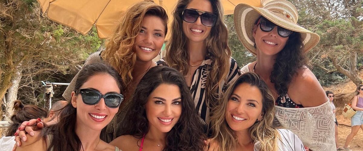 Yolanthe Cabau en zus Marina genieten in bikini van het stralende zonnetje