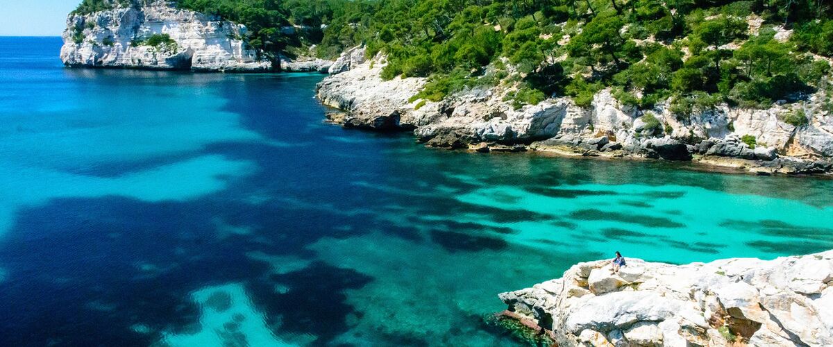 Vergeet Ibiza en Mallorca! Deze 5 Spaanse eilanden zijn perfect voor jullie vriendenvakantie