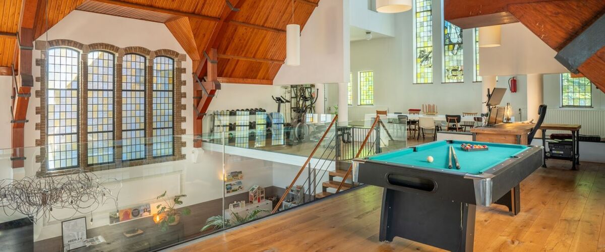 Deze omgebouwde kerk in Heerlen is een van de meest bijzondere woningen op Funda