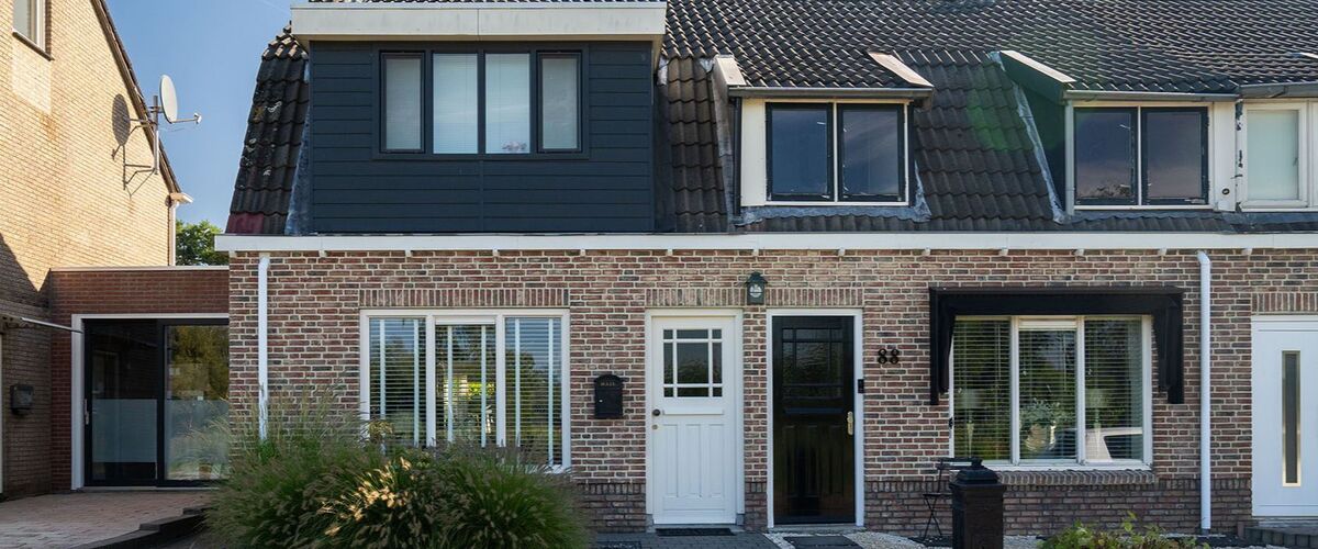 Funda koopje: luxe woning (mét zwembad) in Enschede kost slechts € 289.000