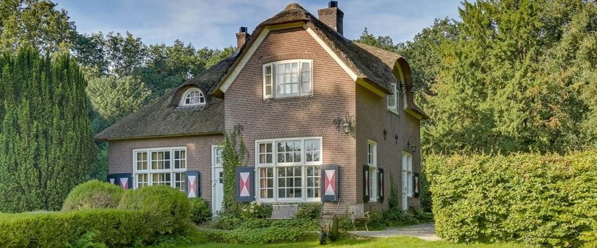 Funda villa met 7 slaapkamers lijkt dé ideale opknapper te zijn, tot je de erfpacht ziet