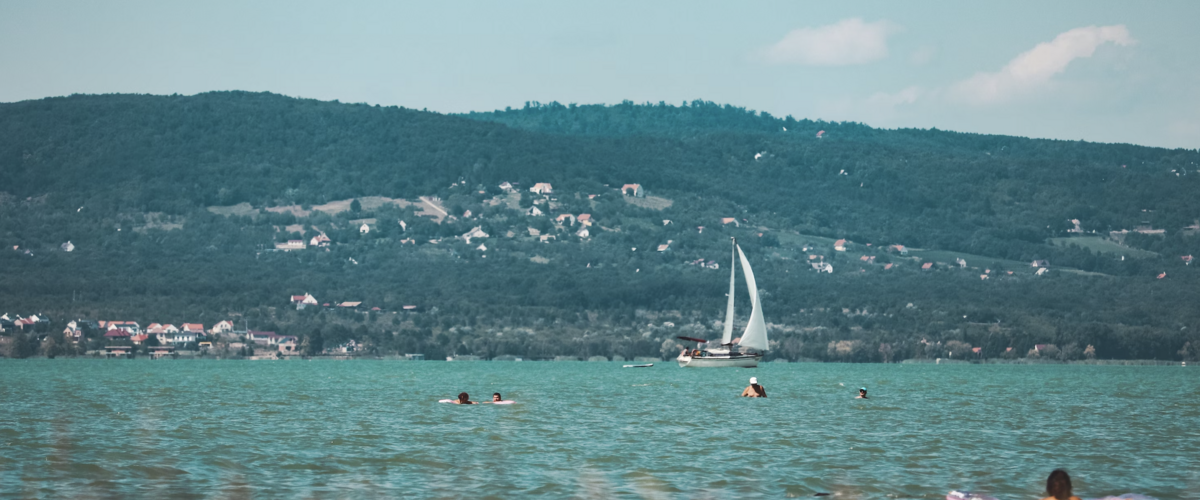 Ontsnappen met het hele gezin aan het Balatonmeer in Hongarije