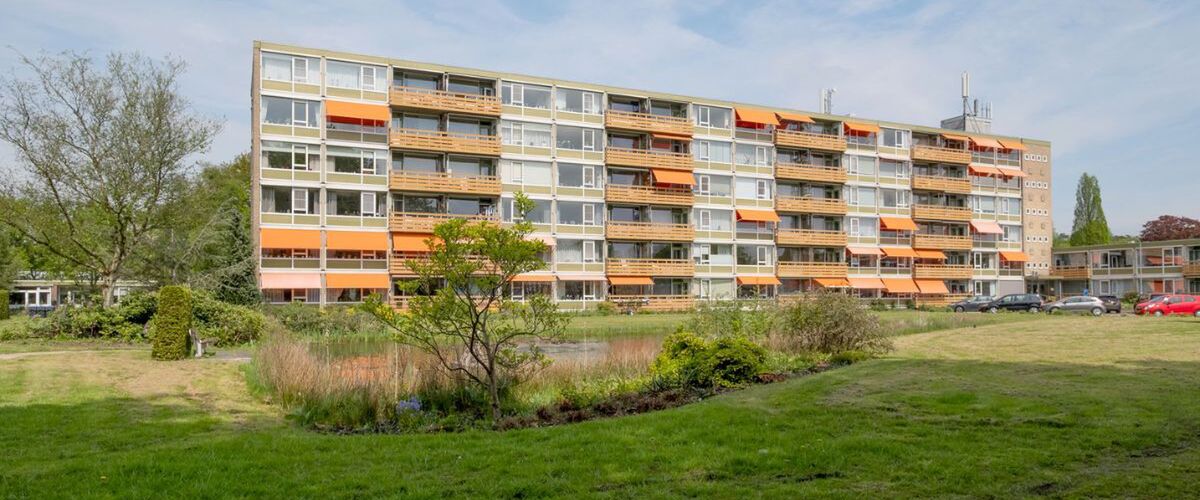 Funda appartement heeft héél vreemde slaapkamer: “Als de geur van je partner niet te harden is…”