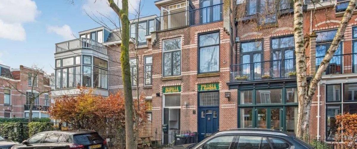 Funda-huis met 3 verdiepingen is slechts 34 m2: trap neemt een kwart in beslag