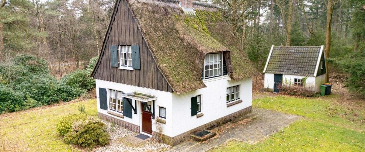 Dé perfecte opknapper op Funda: huis in het bos te koop voor slechts € 160.000,-