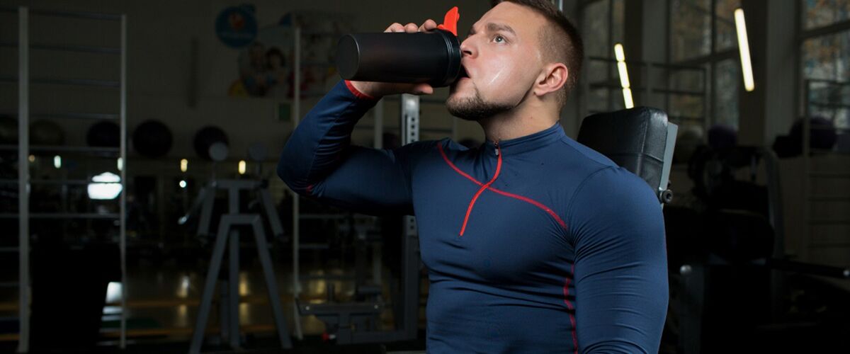 Energiedrankjes of pre-workout: wat is het beste voor sporters?