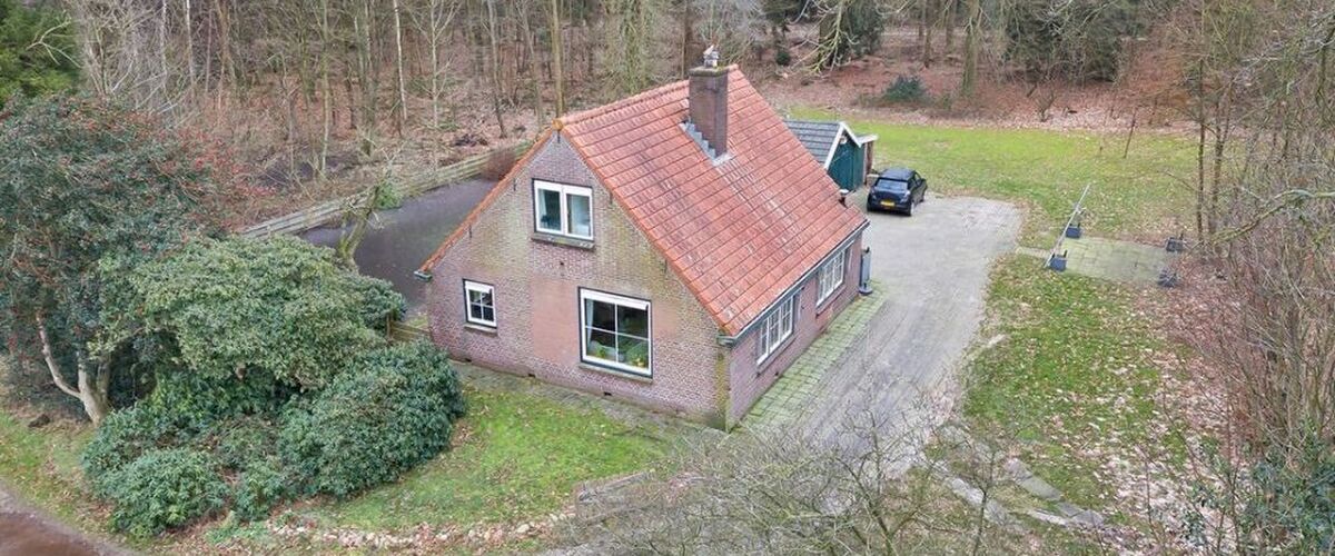 Funda koopje: vrijstaand huis in de bossen kost slechts € 165.000 (en is direct bewoonbaar)