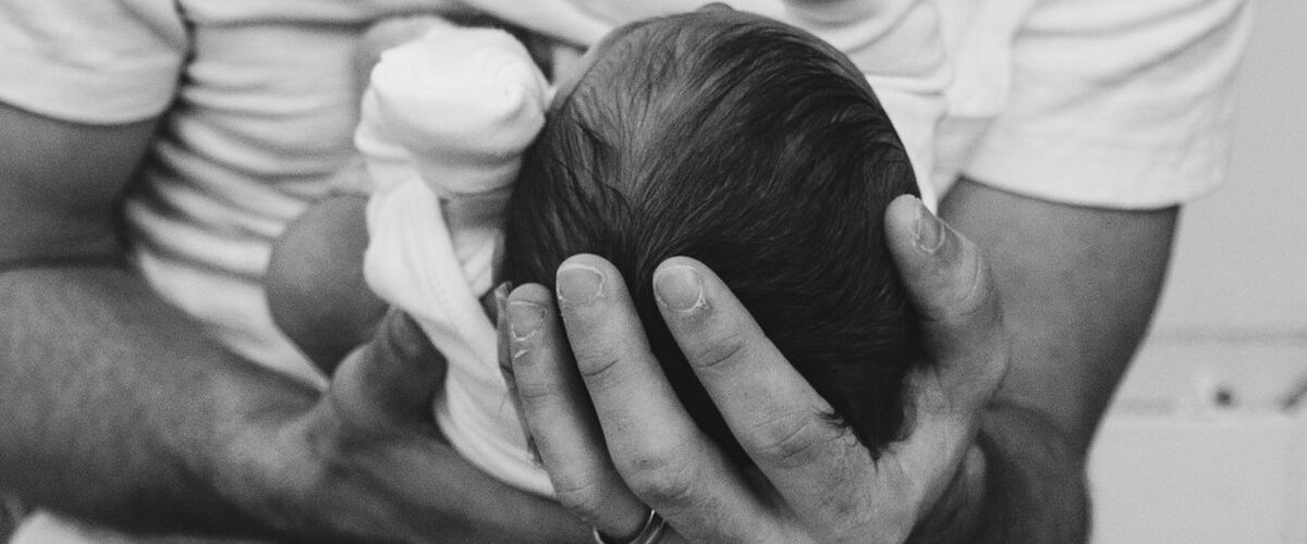 Man ontdekt na 9 jaar dat hij niet de vader is: “Ik hoef niks meer te maken hebben met zowel de moeder als het kind”