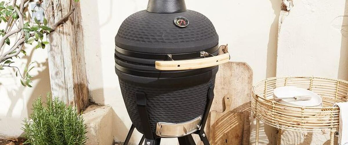 De Action verkoopt nu 2 Kamado barbecues (18″en 21″) tegen héél lage prijzen