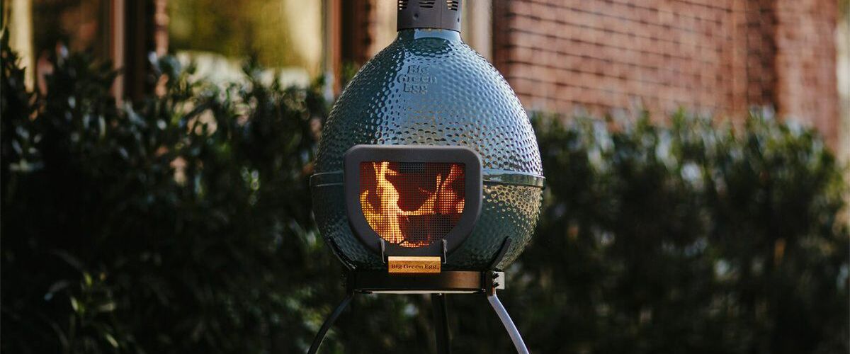 Big Green Egg viert 50-jarig jubileum met Limited Edition Chiminea buitenhaard