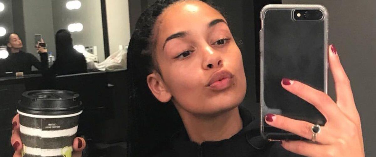 Wat vraagt Jorja Smith voor een optreden op Lowlands?