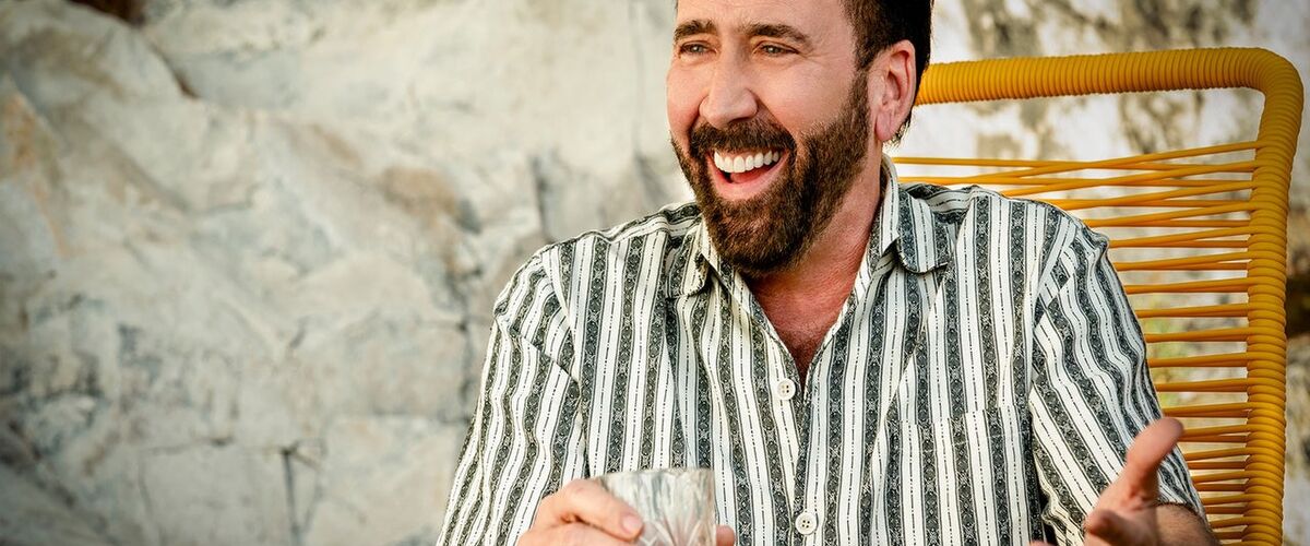 Steracteur Nicolas Cage gespot met een knotsgek horloge om zijn pols