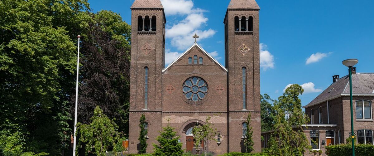 Kans op Funda: prachtige kerk staat te koop én mag gaan dienen als woning