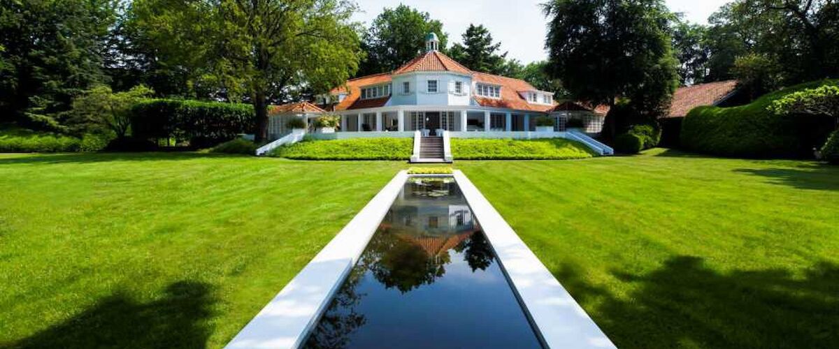 Familie Des Bouvrie gooit villa in de uitverkoop: voor €2,2 miljoen onder oorspronkelijke vraagprijs te koop op Funda